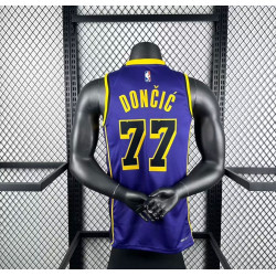 Lakers Dončić 77